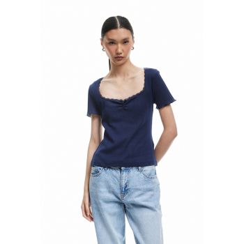 Tricou cu decolteu patrat
