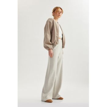 Pantaloni evazati cu talie inalta