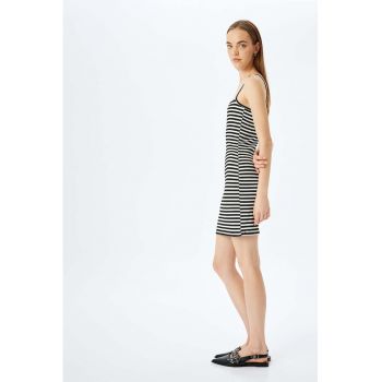Rochie bodycon cu model in dungi