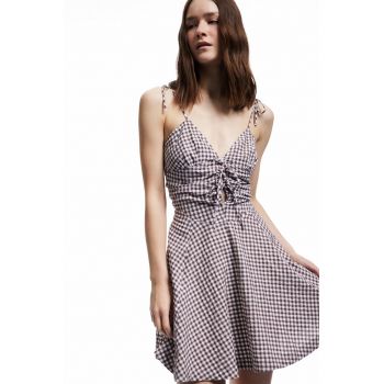 Rochie in carouri cu decolteu in V