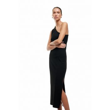 Rochie maxi cu decolteu asimetric