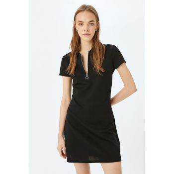 Rochie mini dreapta cu fenta cu fermoar