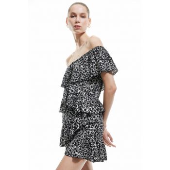 Salopeta scurta cu volane si model