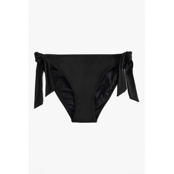 Slip cu aspect stralucitor