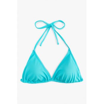 Sutien de baie cu cupe triunghiulare