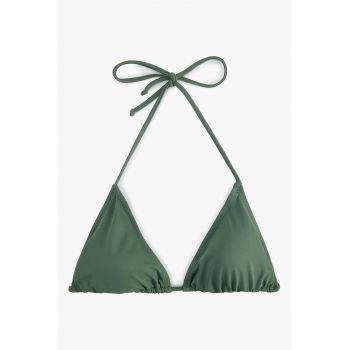 Sutien de baie cu cupe triunghiulare