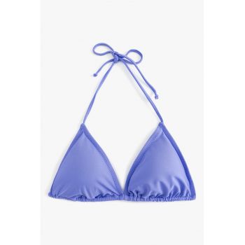 Sutien de baie cu cupe triunghiulare