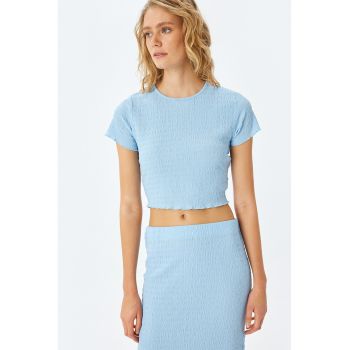 Tricou crop cu volane