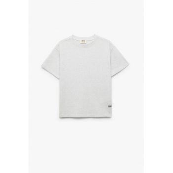 Tricou cu decolteu la baza gatului si aspect texturat