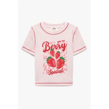 Tricou cu decolteu la baza gatului si imprimeu grafic