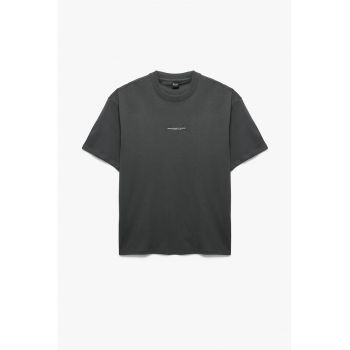 Tricou cu imprimeu grafic pe spate