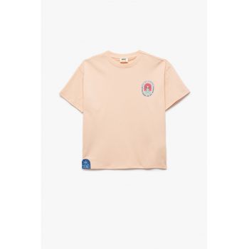 Tricou cu imprimeu si decolteu la baza gatului