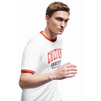 Tricou cu imprimeu si decolteu la baza gatului