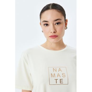 Tricou cu imprimeu text si slituri laterale