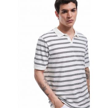 Tricou polo cu model in dungi