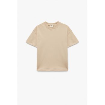 Tricou uni cu decolteu la baza gatului
