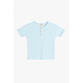 Tricou uni cu fenta cu nasturi