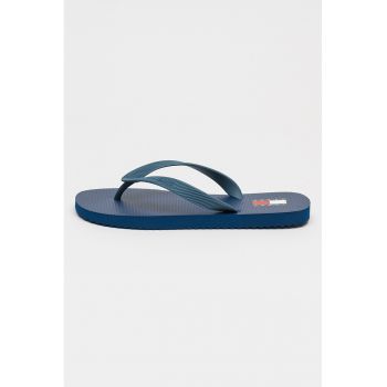 Papuci flip-flop texturati