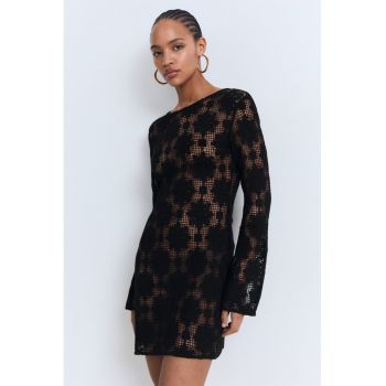 Rochie scurta din dantela cu model crosetat