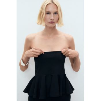 Top bandeau cu terminatii cu volane