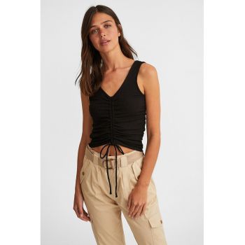 Top crop cu fronseuri frontale