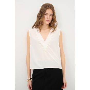 Bluza lejera cu decolteu in V