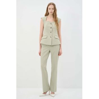 Pantaloni chino cu croiala evazata
