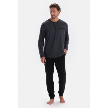 Pijama din amestec de modal cu fenta cu nasturi